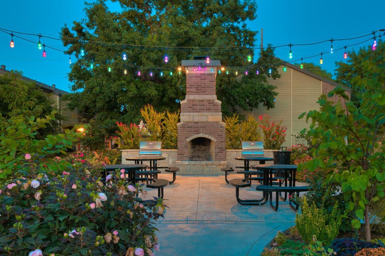 Ou Sooner, Pool & Gym, Bbq, Netflix, 100Mb Internet, Lg Washer & Dryer, Close To Ou! Norman Esterno foto