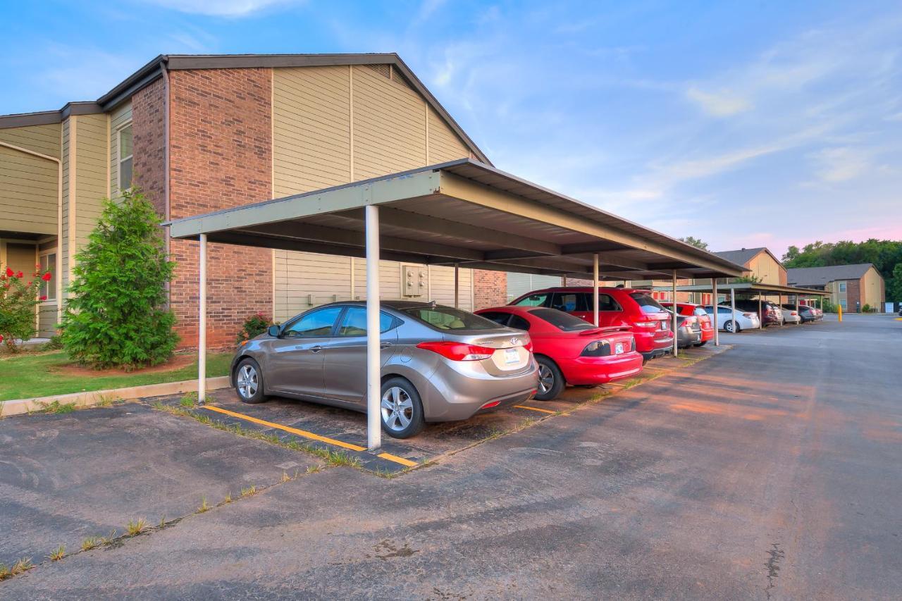 Ou Sooner, Pool & Gym, Bbq, Netflix, 100Mb Internet, Lg Washer & Dryer, Close To Ou! Norman Esterno foto